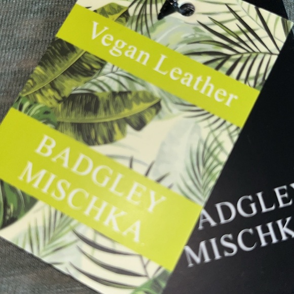 Badgley Mischka Sequin Crossbody Bag NWT - Picture 9 of 10